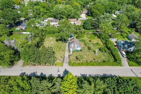 2861 Crystal Dr, Pittsfield, MI 48108