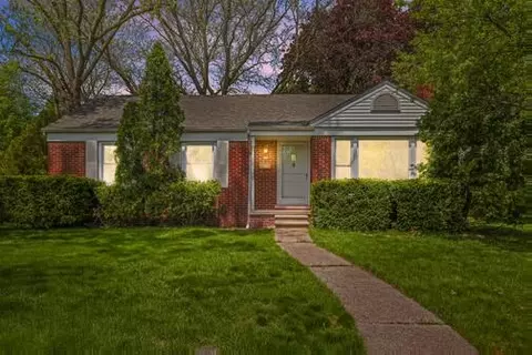 13660 Winchester St, Oak Park, MI 48237