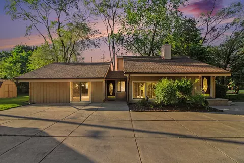 9425 Lamont St, Livonia, MI 48150