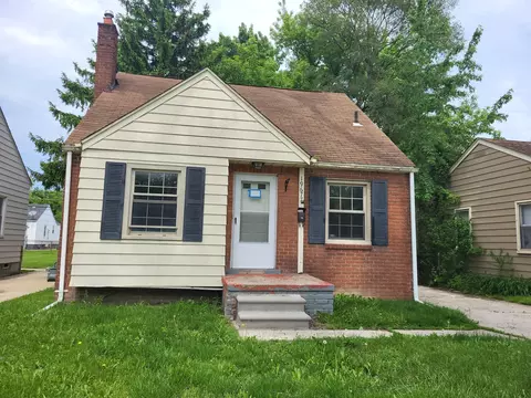 19677 Kingsville St, Harper Woods, MI 48225