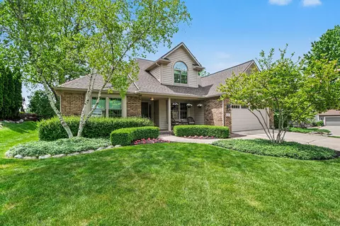451 Castlebury Dr, Saline, MI 48176