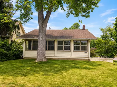 922 E Michigan Ave, East Lansing, MI 48823