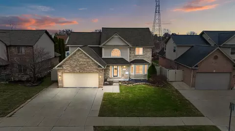 24279 Emily Dr, Brownstown, MI 48183