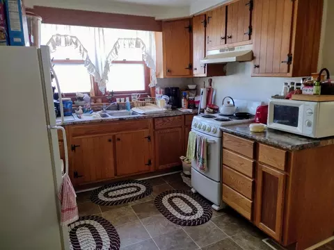 Kitchen - 844 Backus St, Jackson, MI 49202 photo 2 of 2