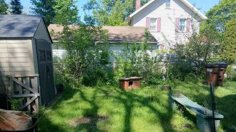 Exterior - 844 Backus St, Jackson, MI 49202 photo 2 of 2