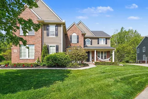 6147 Birchcrest Ln, Commerce, MI 48382