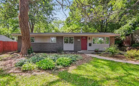 2731 Canterbury Rd, Ann Arbor, MI 48104