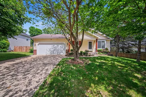 103 Ridgeview Ct, Grass Lake, MI 49240