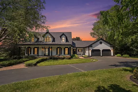 9835 Oak Pointe Ln, Northville, MI 48167