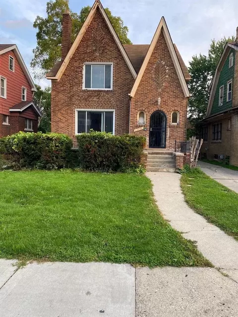 12798 Wilshire Dr, Detroit, MI 48213