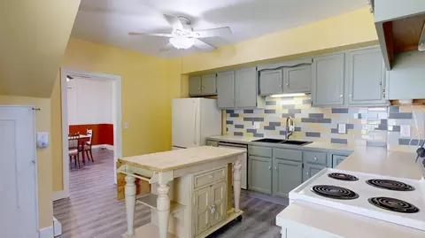 Kitchen - 115 Emerson St, Ithaca, MI 48847 photo 2 of 3