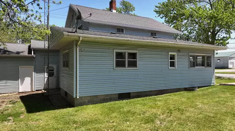 Exterior - 115 Emerson St, Ithaca, MI 48847 photo 7 of 12