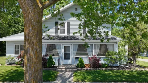 115 Emerson St, Ithaca, MI 48847