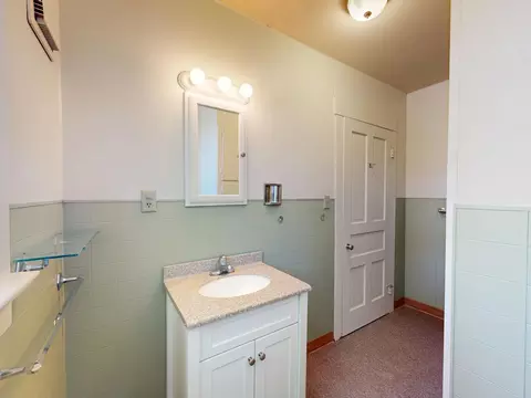 Bath - 115 Emerson St, Ithaca, MI 48847 photo 5 of 5