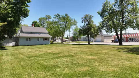 Exterior - 115 Emerson St, Ithaca, MI 48847 photo 4 of 12