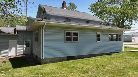 Exterior - 115 Emerson St, Ithaca, MI 48847 photo 6 of 12