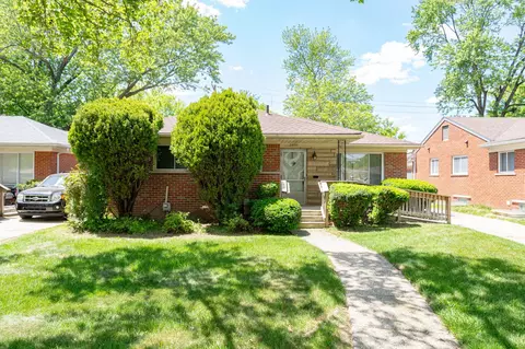 24711 Church St, Oak Park, MI 48237