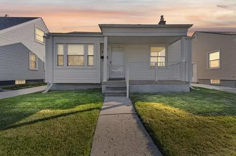 530 Mill St, Lincoln Park, MI 48146