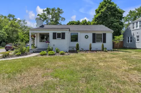 1407 Pinecrest Dr, Ferndale, MI 48220