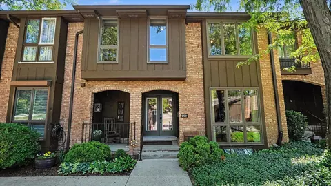 959 Greenhills Dr, Ann Arbor, MI 48105