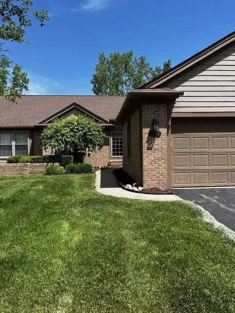 4853 Lone Oak Court Unit Ct #11, Pittsfield, MI 48108