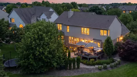 1749 Mountain Ash Dr, West Bloomfield, MI 48324