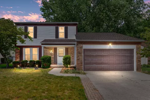 34180 Parkdale St, Livonia, MI 48150