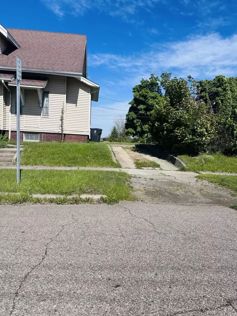 604 Page St, Flint, MI 48503 photo 4