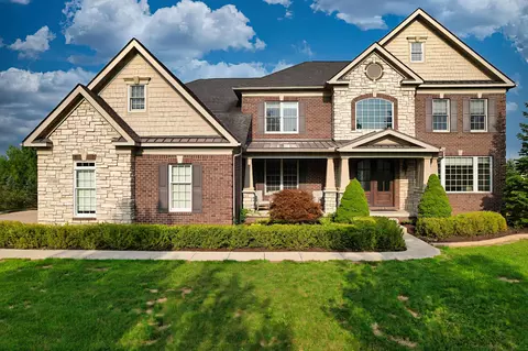 17486 Crestbrook Dr, Northville, MI 48168