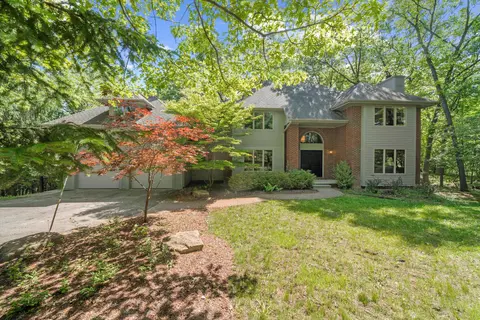 5599 Great Hawk Cir, Superior, MI 48105