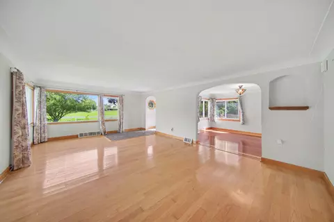 Living - 9100 Willis Rd, Augusta, MI 48191 photo 3 of 9