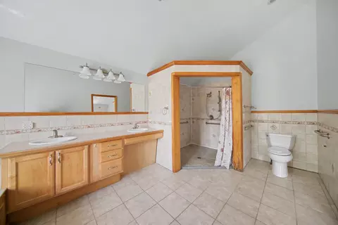 Bath - 9100 Willis Rd, Augusta, MI 48191 photo 3 of 4