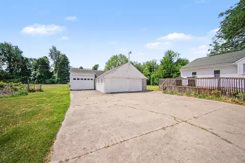 Exterior - 9100 Willis Rd, Augusta, MI 48191 photo 2 of 7