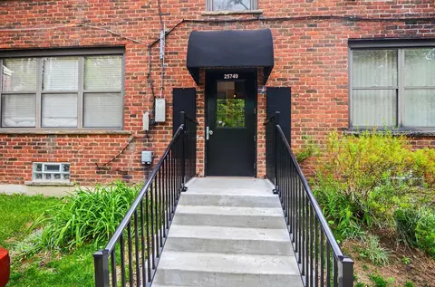 25749 Woodward Ave UNIT ROYAL, Royal Oak, MI 48067