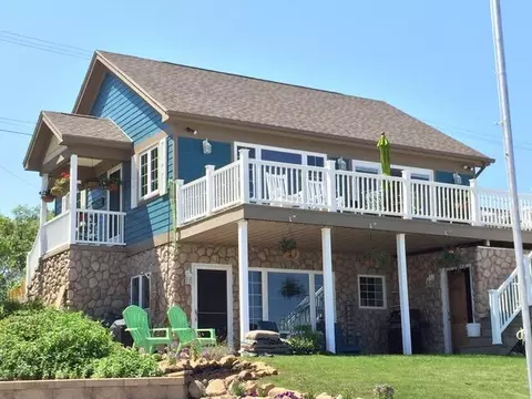 5386 Port Austin Rd, Caseville, MI 48725