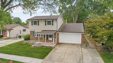 39805 Coronation Rd, Canton, MI 48188