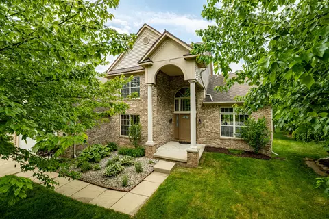 3211 Foxway Ct, Ann Arbor, MI 48105