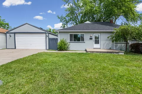 19071 Melvin St, Roseville, MI 48066