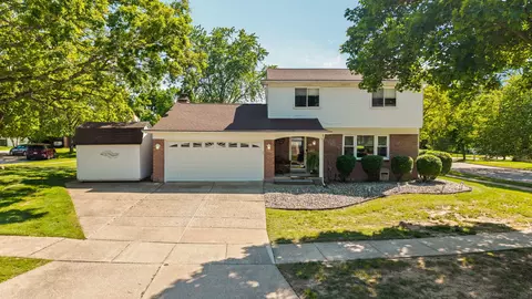 534 Forestbrooke Ct, Saline, MI 48176