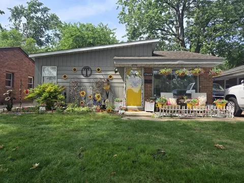 25086 Annapolis St, Dearborn Heights, MI 48125