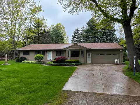 13745 Ohio Dr, Raisinville, MI 48161