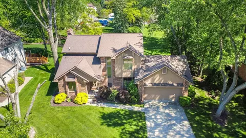 6718 Forest Park Dr, Troy, MI 48098
