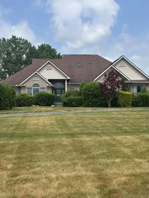 9216 Mirage Lake Dr, York, MI 48160