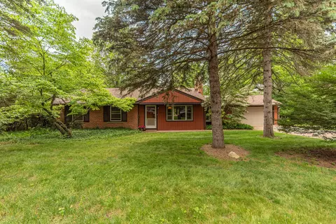 1877 Arlington Blvd, Ann Arbor, MI 48104