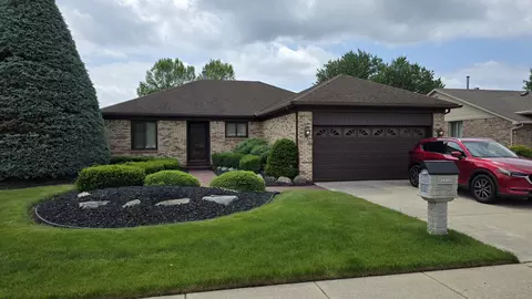 34565 Ann Arbor Trl, Livonia, MI 48150