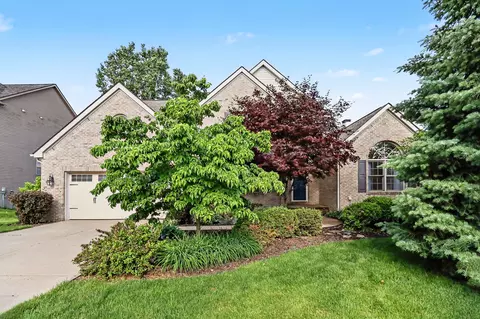 1044 Bicentennial Pkwy, Pittsfield, MI 48108