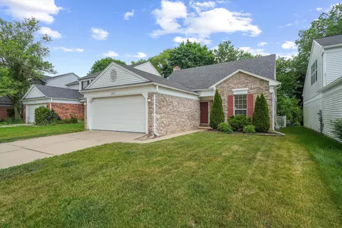 3077 Turnberry Ln, Ann Arbor, MI 48108