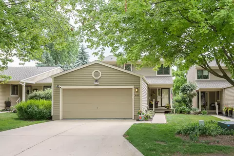 607 Woodcreek Cir, Saline, MI 48176