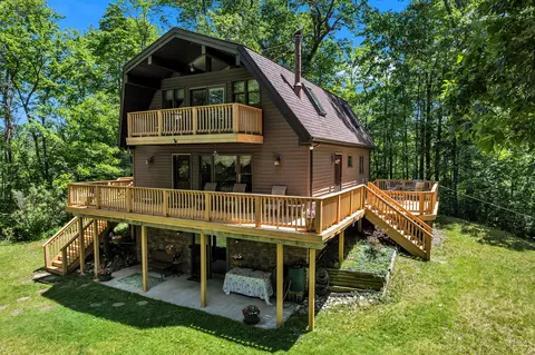 17777 Cavanaugh Lake Rd, Sylvan, MI 48118