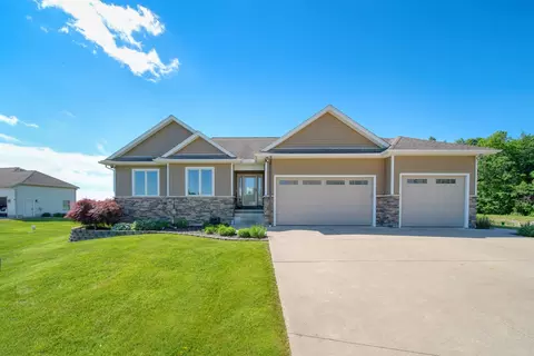 7602 Stonehedge Dr, Cambridge, MI 49265